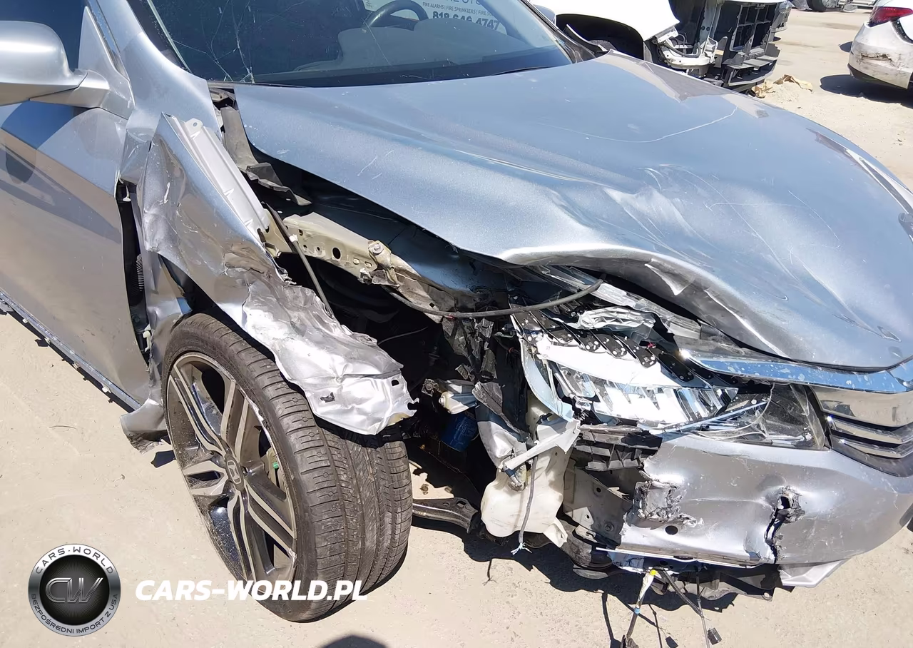 2016 Honda Accord Touring VIN:1HGCR3F94GA021725 - 6