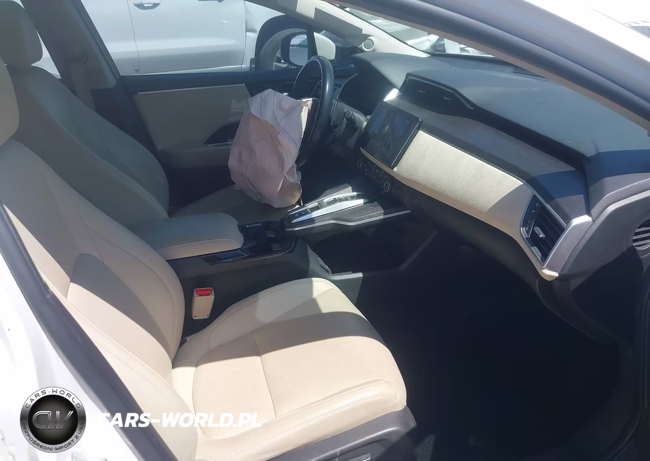 2018 Honda Clarity Plug-In Hybrid Touring VIN:JHMZC5F38JC005586 - 5
