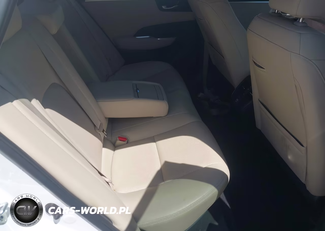 2018 Honda Clarity Plug-In Hybrid Touring VIN:JHMZC5F38JC005586 - 8