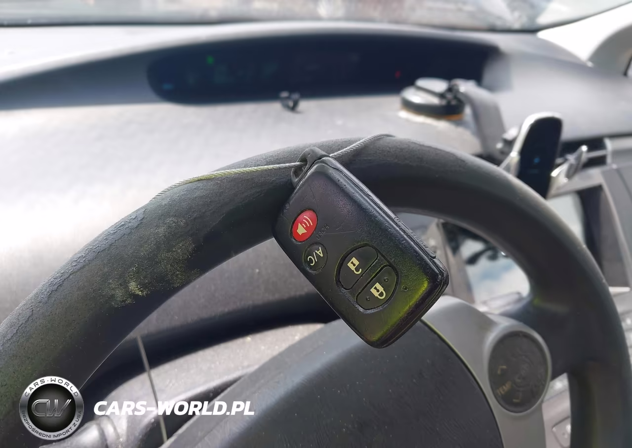 2013 Toyota Prius Plug-In VIN:JTDKN3DP2D3045402 - 11