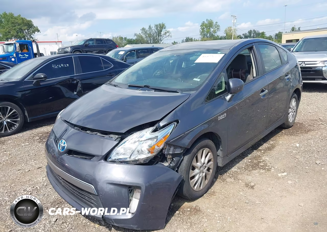 2013 Toyota Prius Plug-In VIN:JTDKN3DP2D3045402 - 12