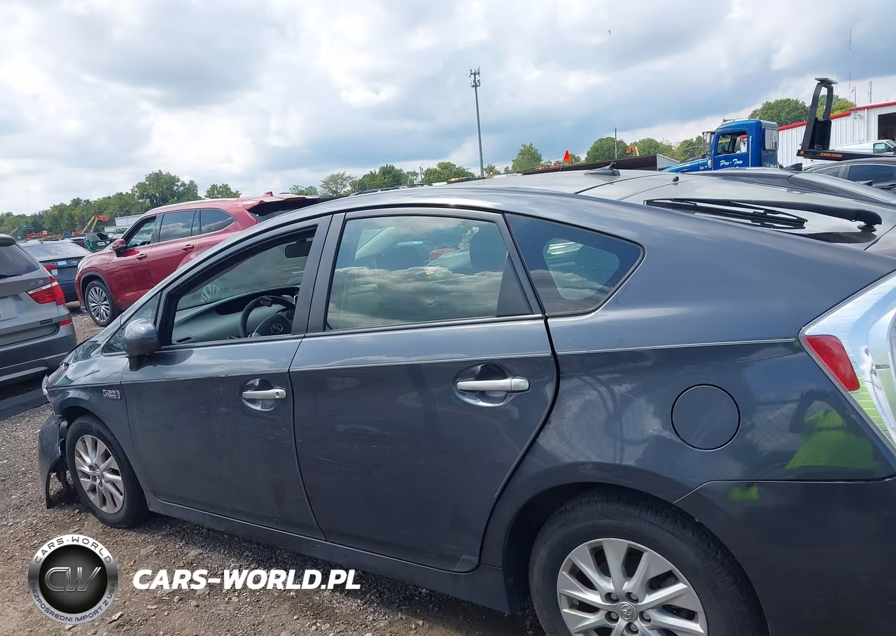 2013 Toyota Prius Plug-In VIN:JTDKN3DP2D3045402 - 14