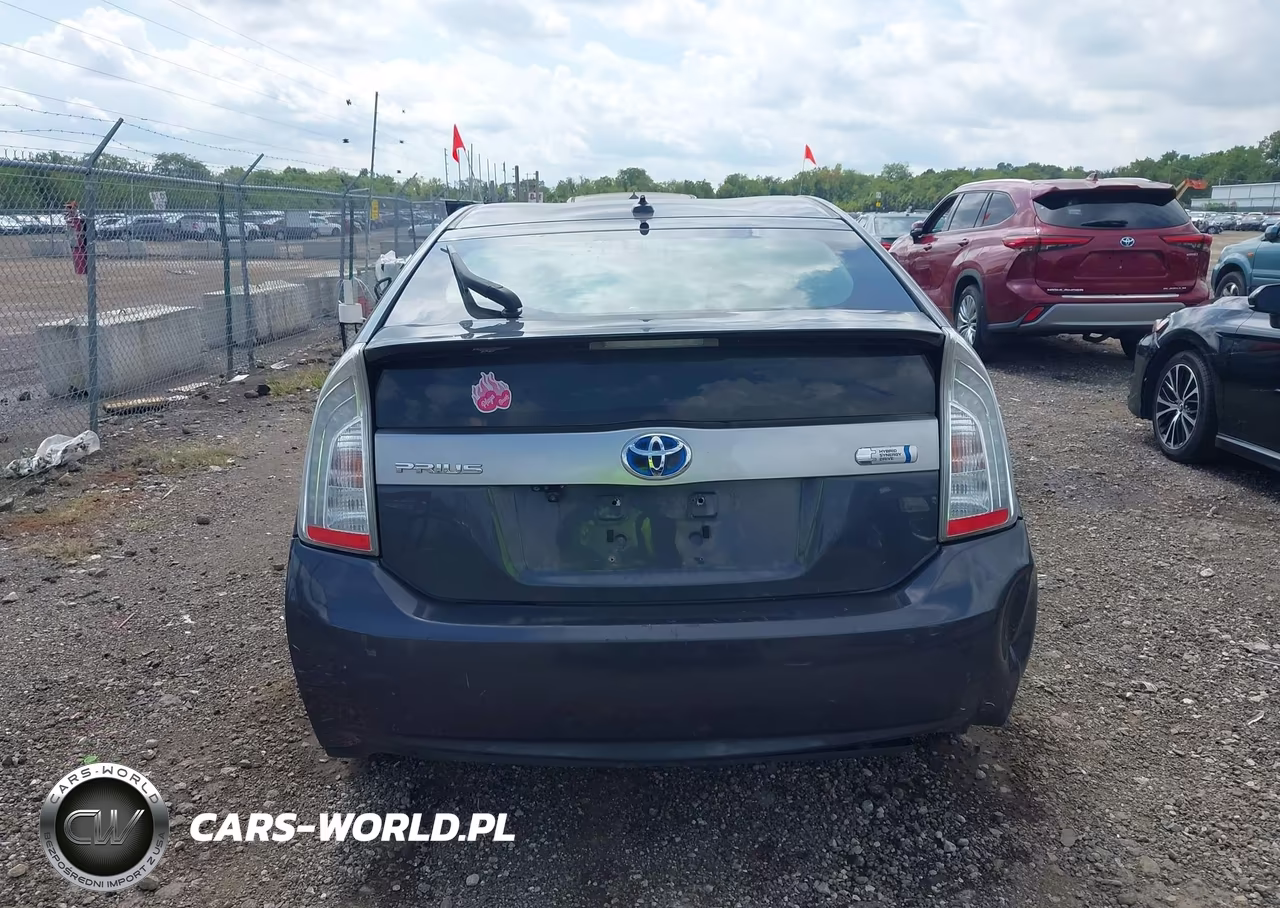 2013 Toyota Prius Plug-In VIN:JTDKN3DP2D3045402 - 16