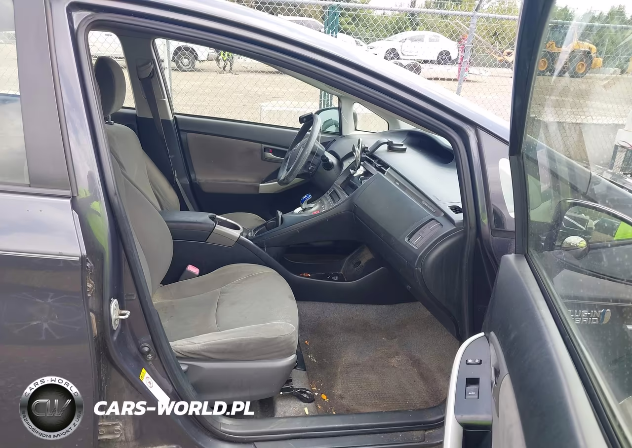 2013 Toyota Prius Plug-In VIN:JTDKN3DP2D3045402 - 5