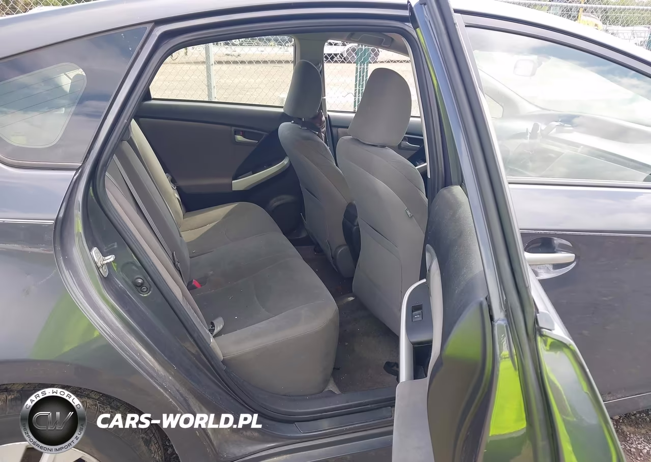2013 Toyota Prius Plug-In VIN:JTDKN3DP2D3045402 - 8