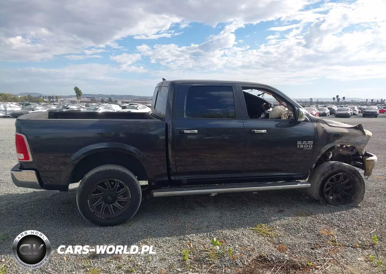 2019 Ram 1500 Classic Laramie 4X2 5'7 Box VIN:1C6RR6NMXKS707505 - 12