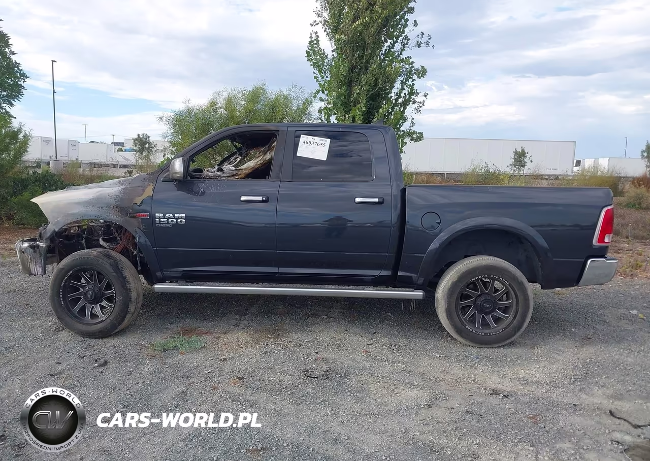 2019 Ram 1500 Classic Laramie 4X2 5'7 Box VIN:1C6RR6NMXKS707505 - 13