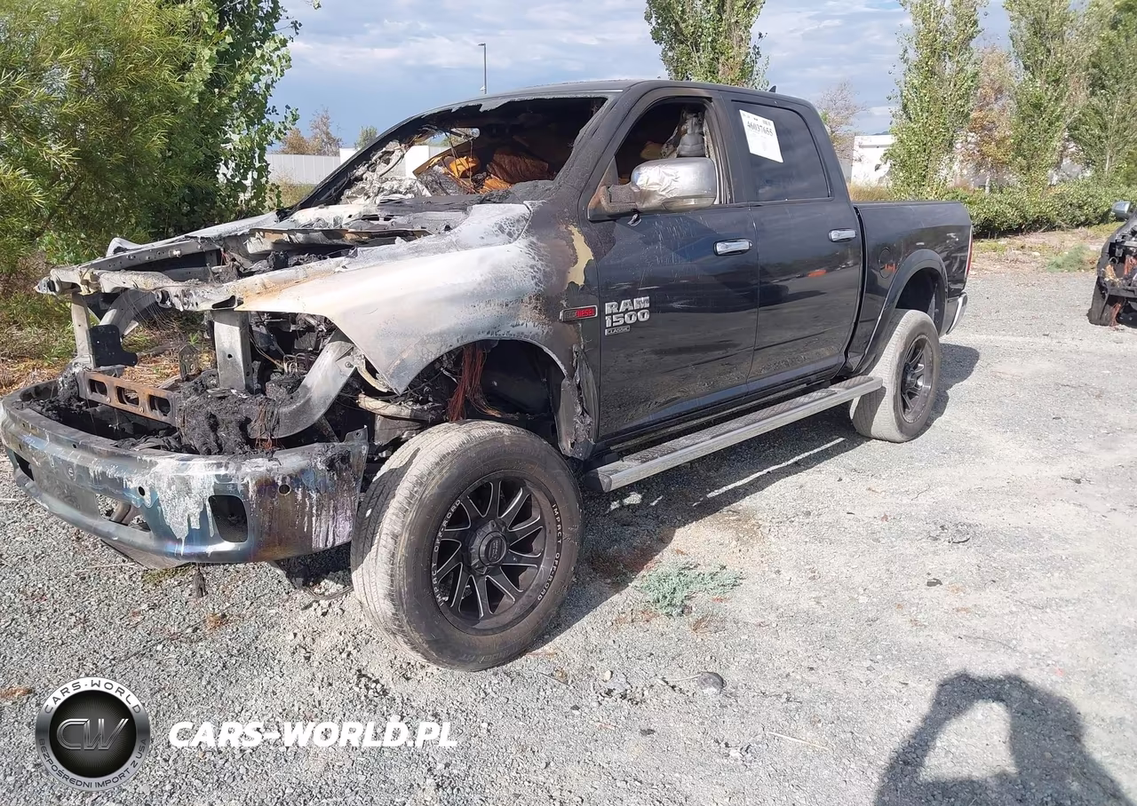 2019 Ram 1500 Classic Laramie 4X2 5'7 Box VIN:1C6RR6NMXKS707505 - 2