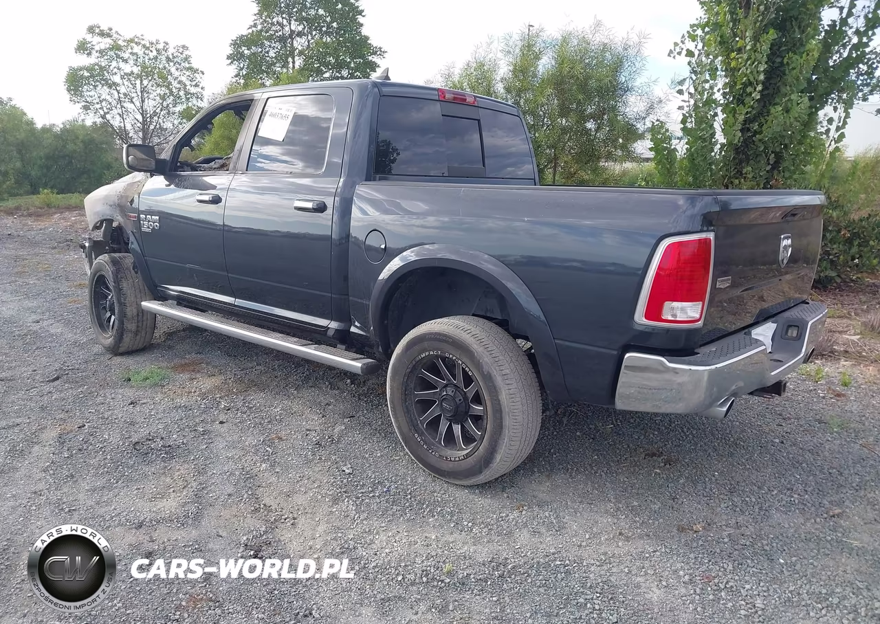 2019 Ram 1500 Classic Laramie 4X2 5'7 Box VIN:1C6RR6NMXKS707505 - 3