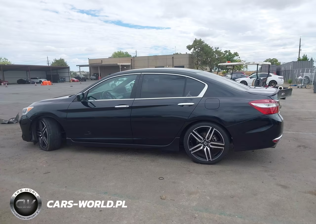 2017 Honda Accord Sport VIN:1HGCR2F52HA215548 - 14