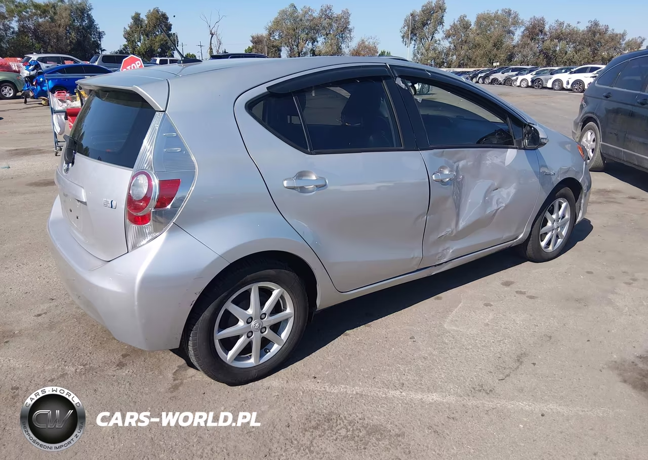 2012 Toyota Prius C Four VIN:JTDKDTB36C1007023 - 4