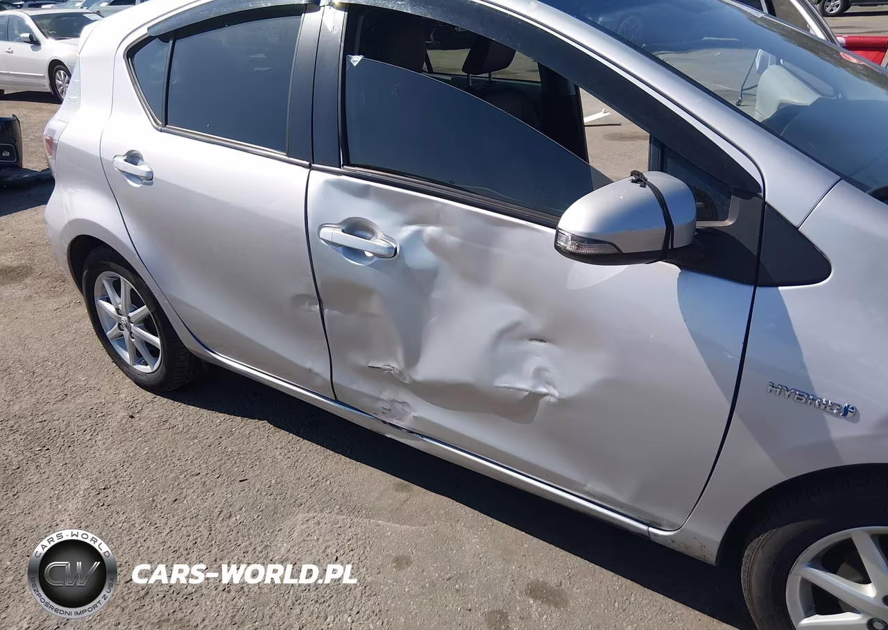2012 Toyota Prius C Four VIN:JTDKDTB36C1007023 - 6