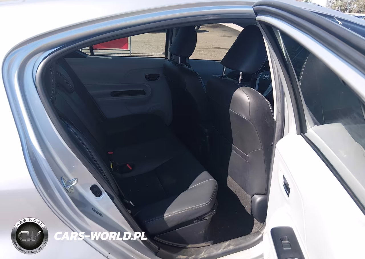 2012 Toyota Prius C Four VIN:JTDKDTB36C1007023 - 8