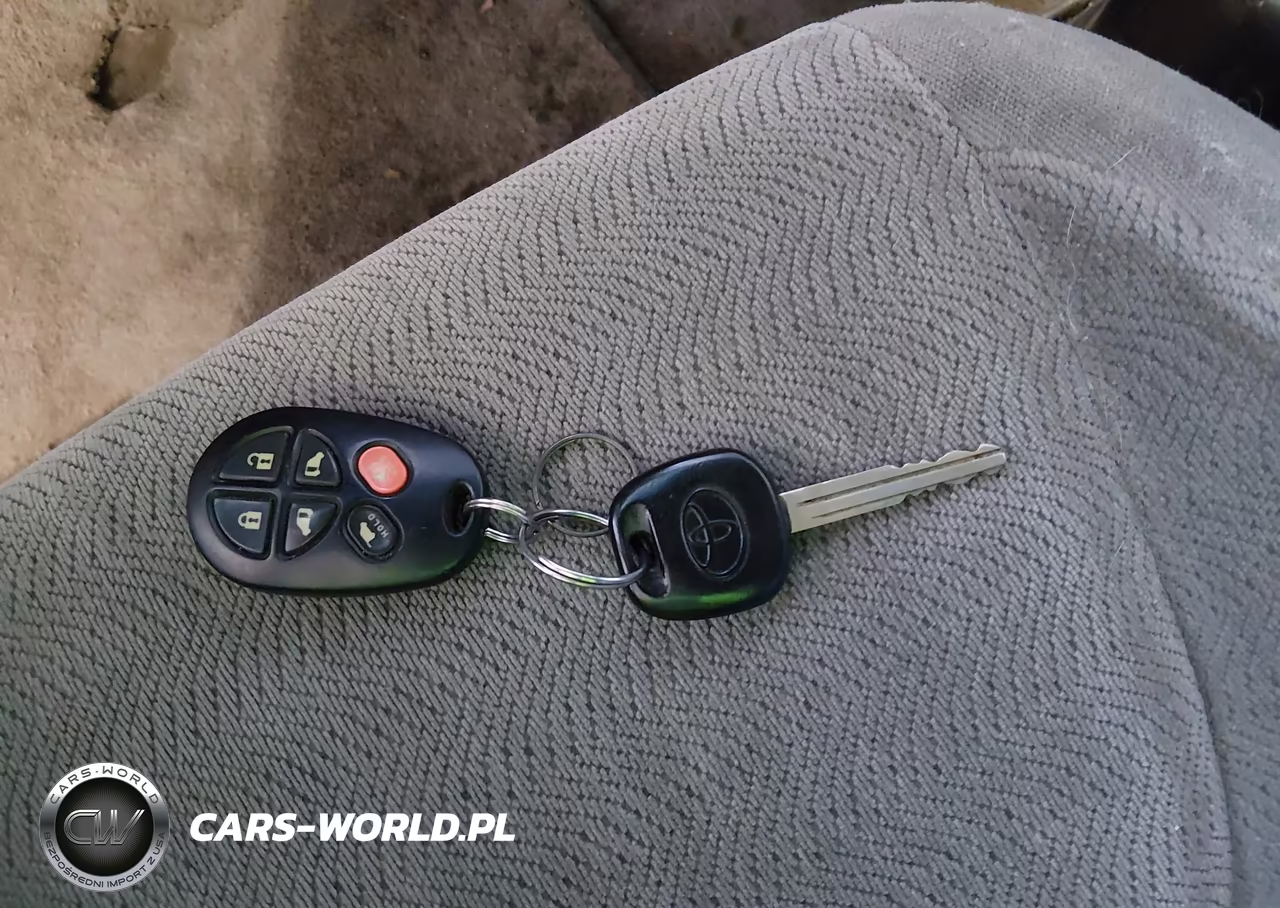 2008 Toyota Sienna Xle VIN:5TDZK22C28S210628 - 11