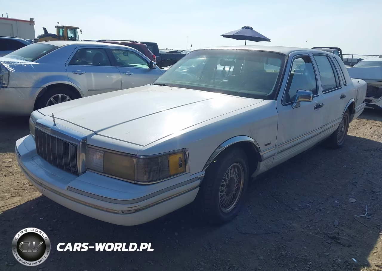 1991 Lincoln Town Car Executive VIN:1LNCM81W0MY758605 - 2