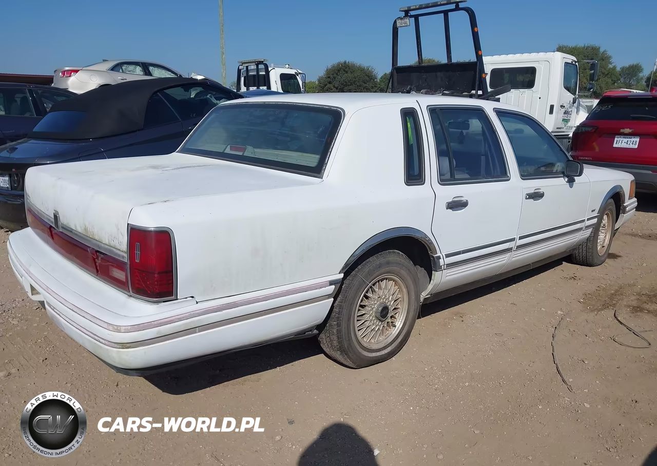 1991 Lincoln Town Car Executive VIN:1LNCM81W0MY758605 - 4