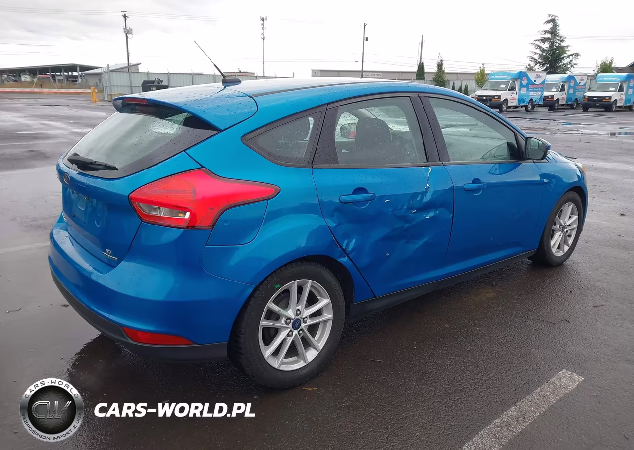 2015 Ford Focus Se VIN:1FADP3K26FL355460 - 4
