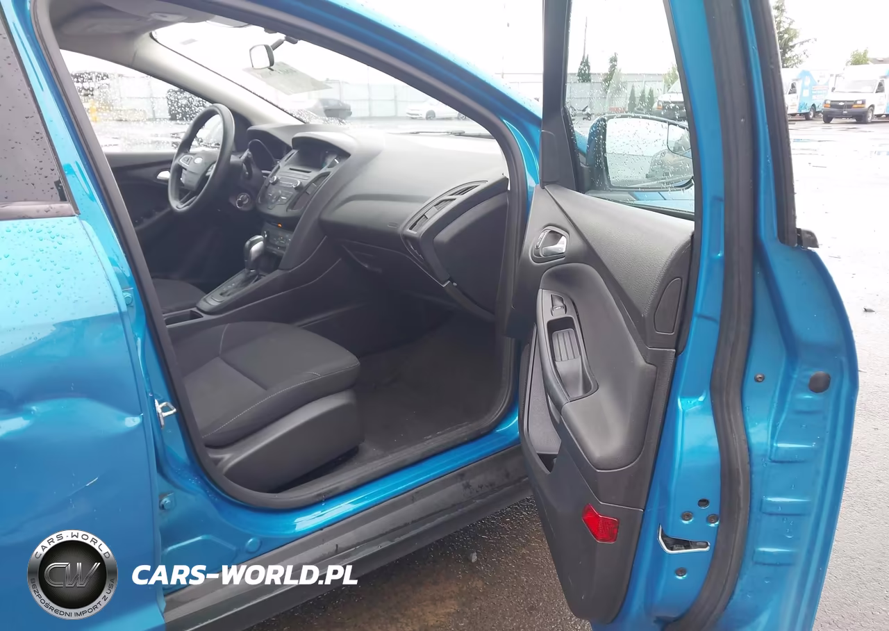 2015 Ford Focus Se VIN:1FADP3K26FL355460 - 5