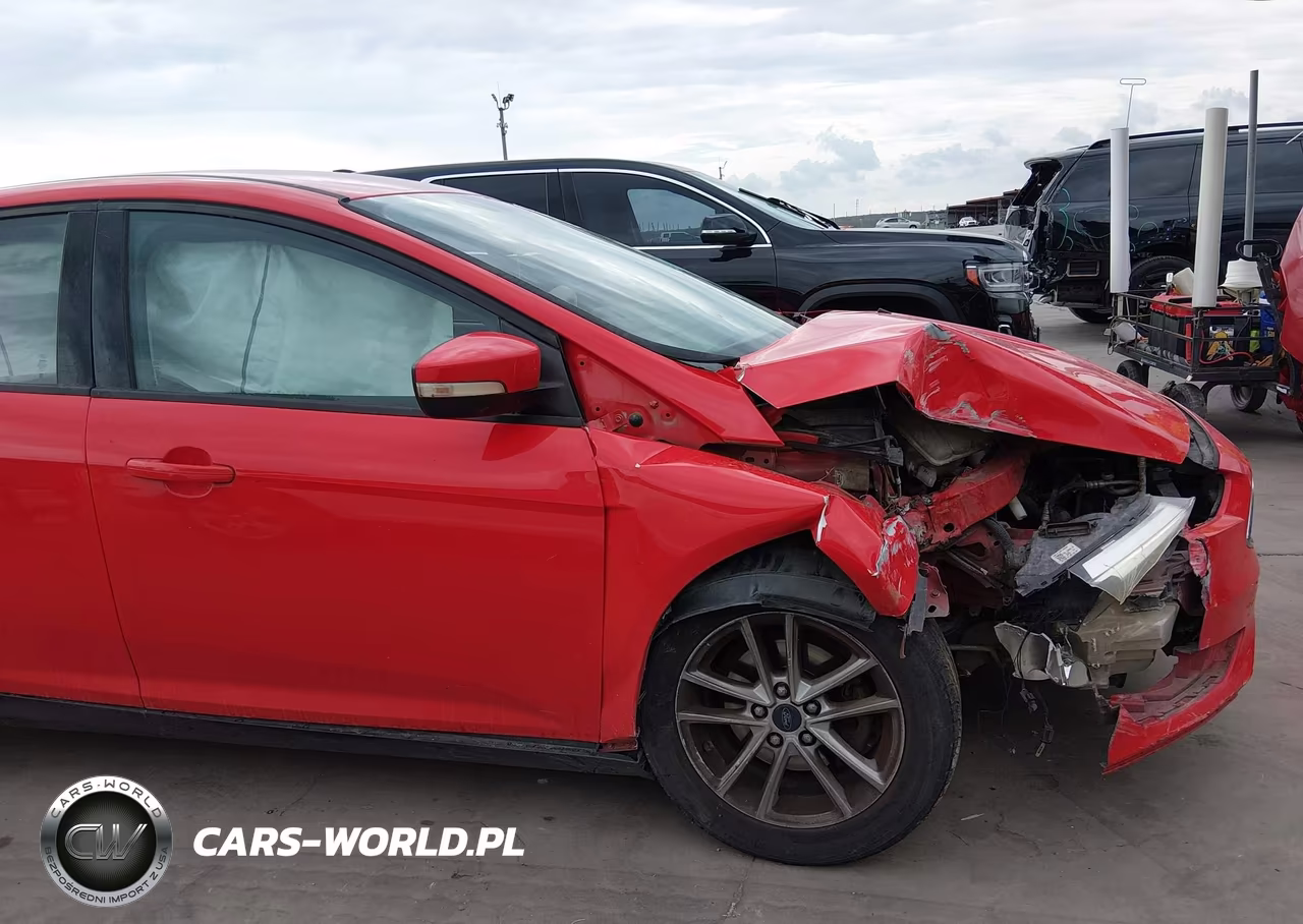 2017 Ford Focus Se VIN:1FADP3K21HL272294 - 6