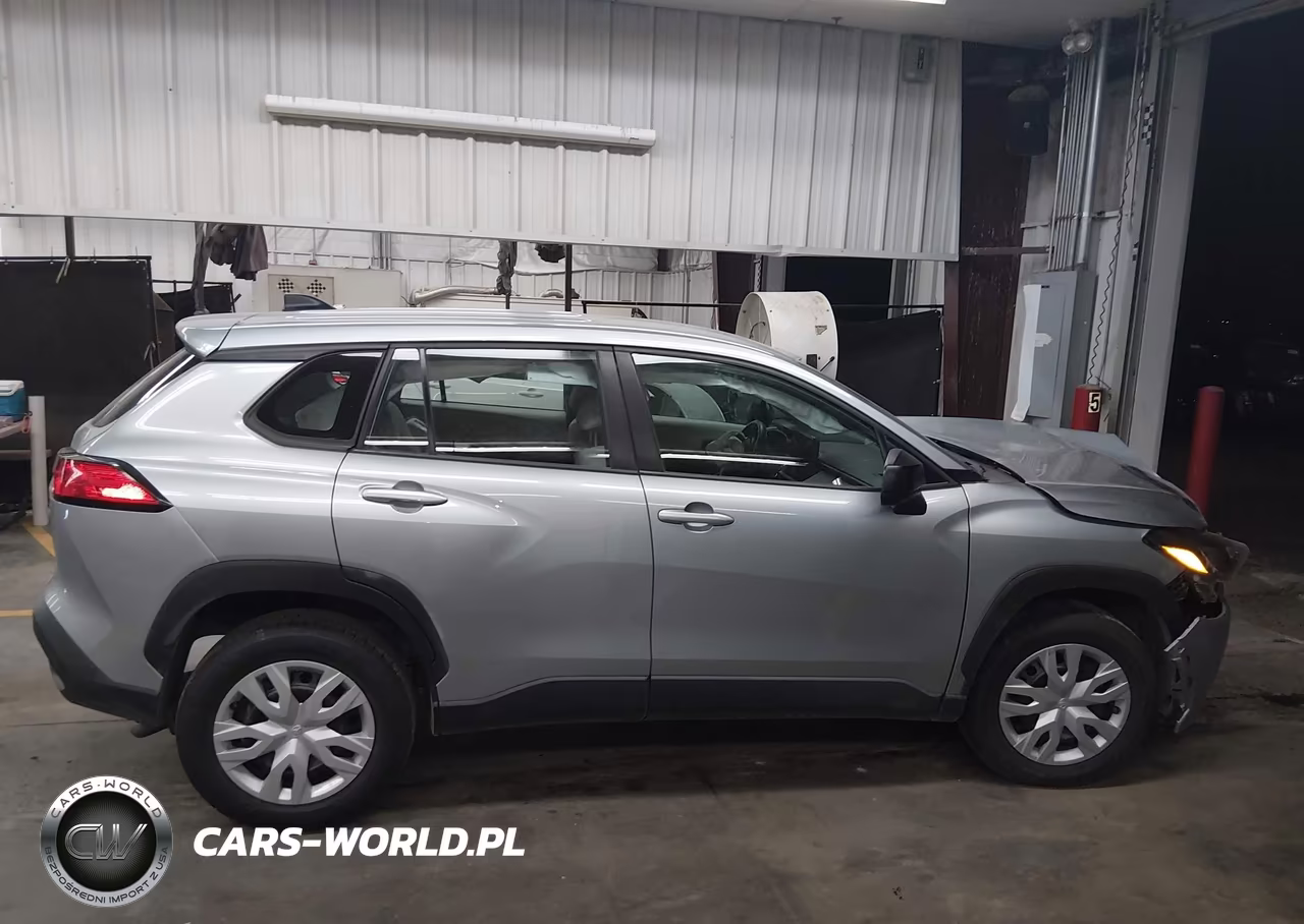 2024 Toyota Corolla Cross L VIN:7MUAAAAGXRV074416 - 14