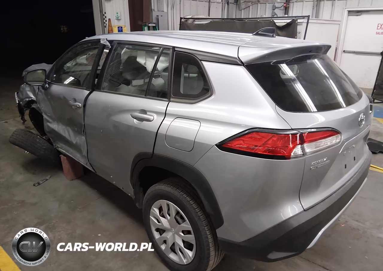 2024 Toyota Corolla Cross L VIN:7MUAAAAGXRV074416 - 3