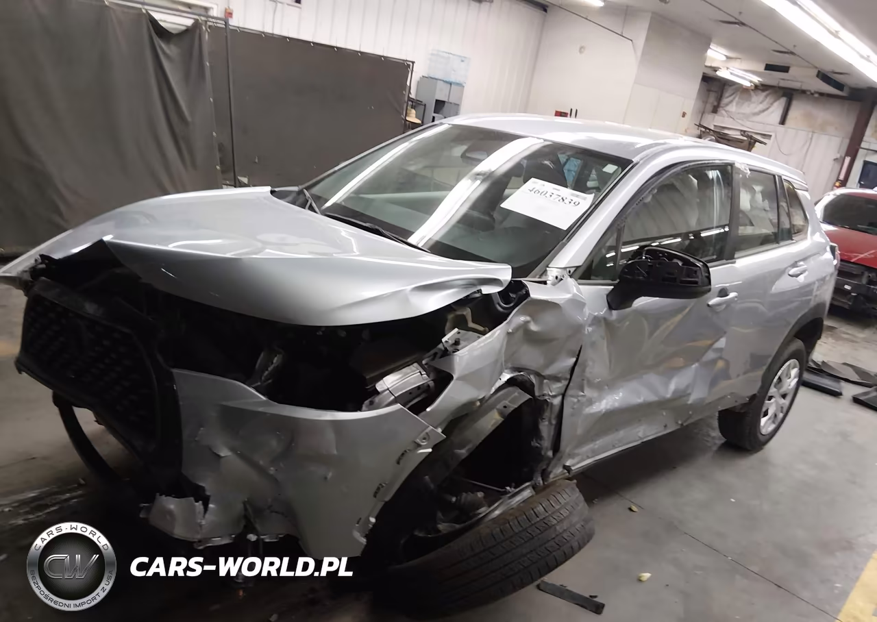 2024 Toyota Corolla Cross L VIN:7MUAAAAGXRV074416 - 6