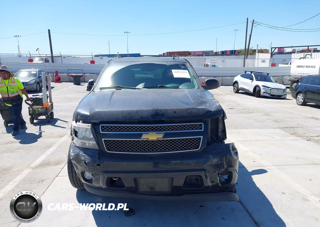 2012 Chevrolet Suburban 1500 Ls VIN:1GNSCHE00CR183429 - 13