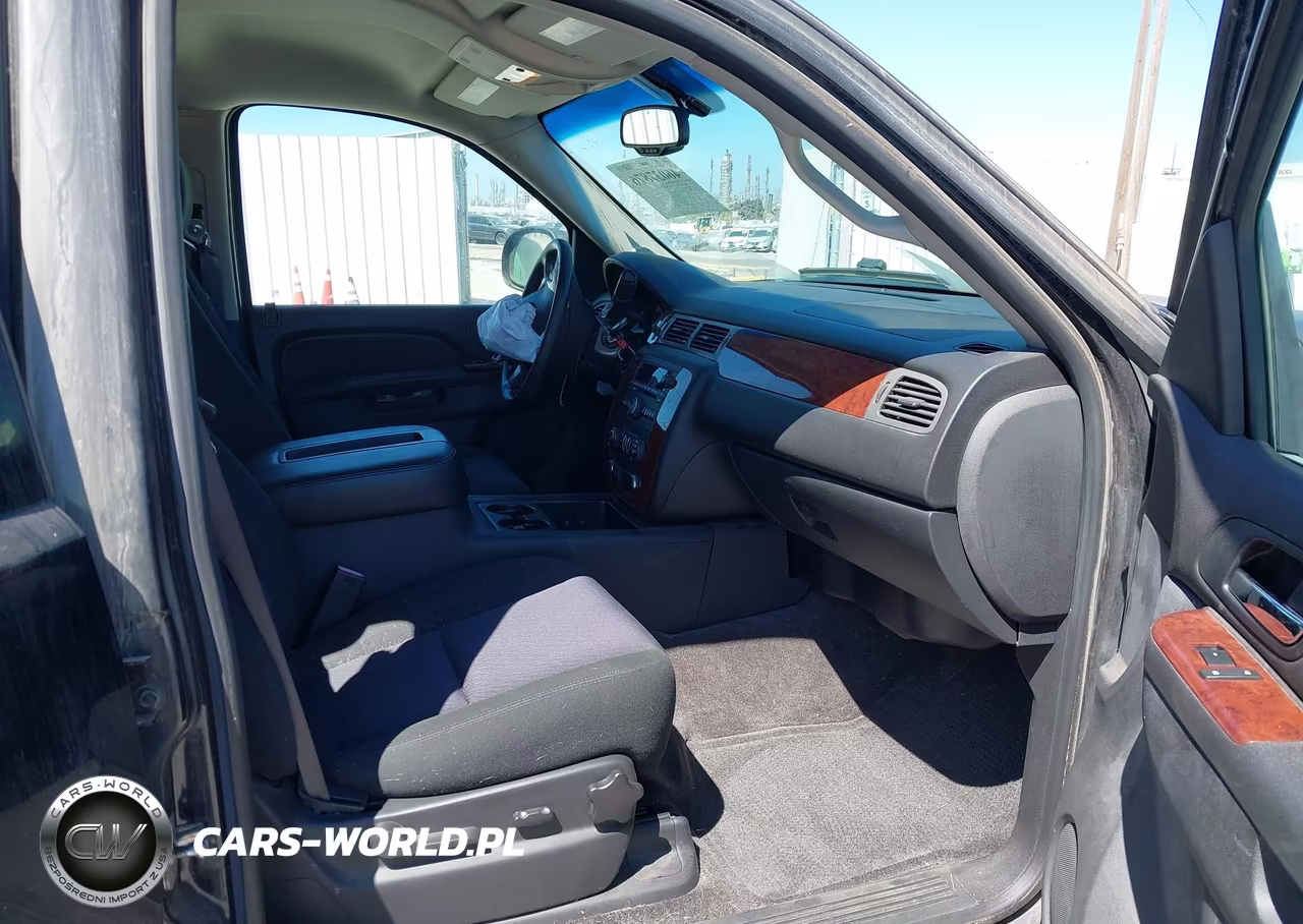 2012 Chevrolet Suburban 1500 Ls VIN:1GNSCHE00CR183429 - 5