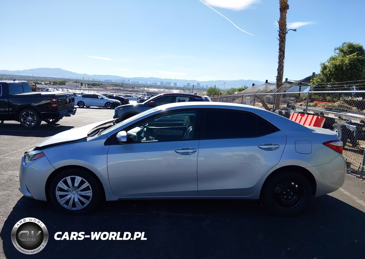 2015 Toyota Corolla Le VIN:5YFBURHE1FP245096 - 14