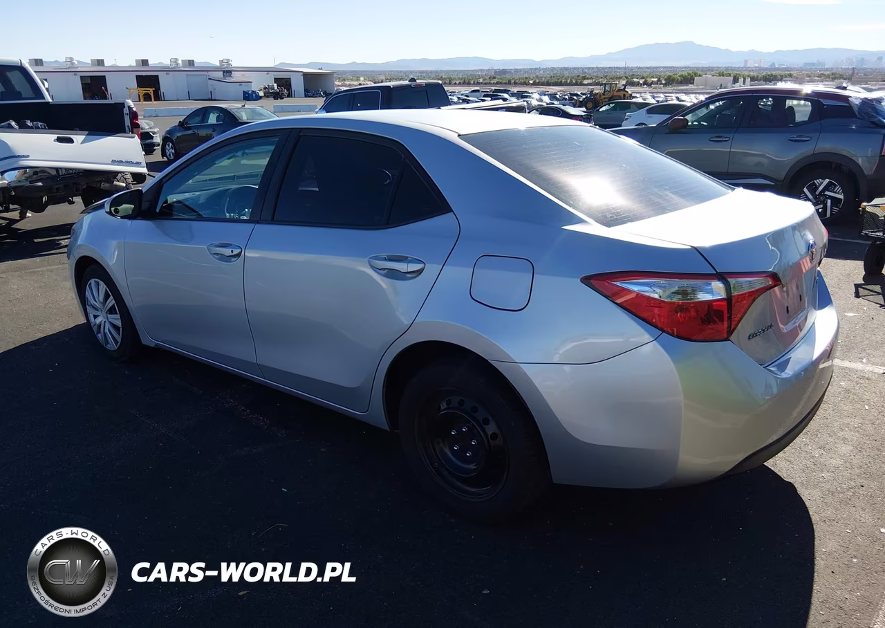 2015 Toyota Corolla Le VIN:5YFBURHE1FP245096 - 3
