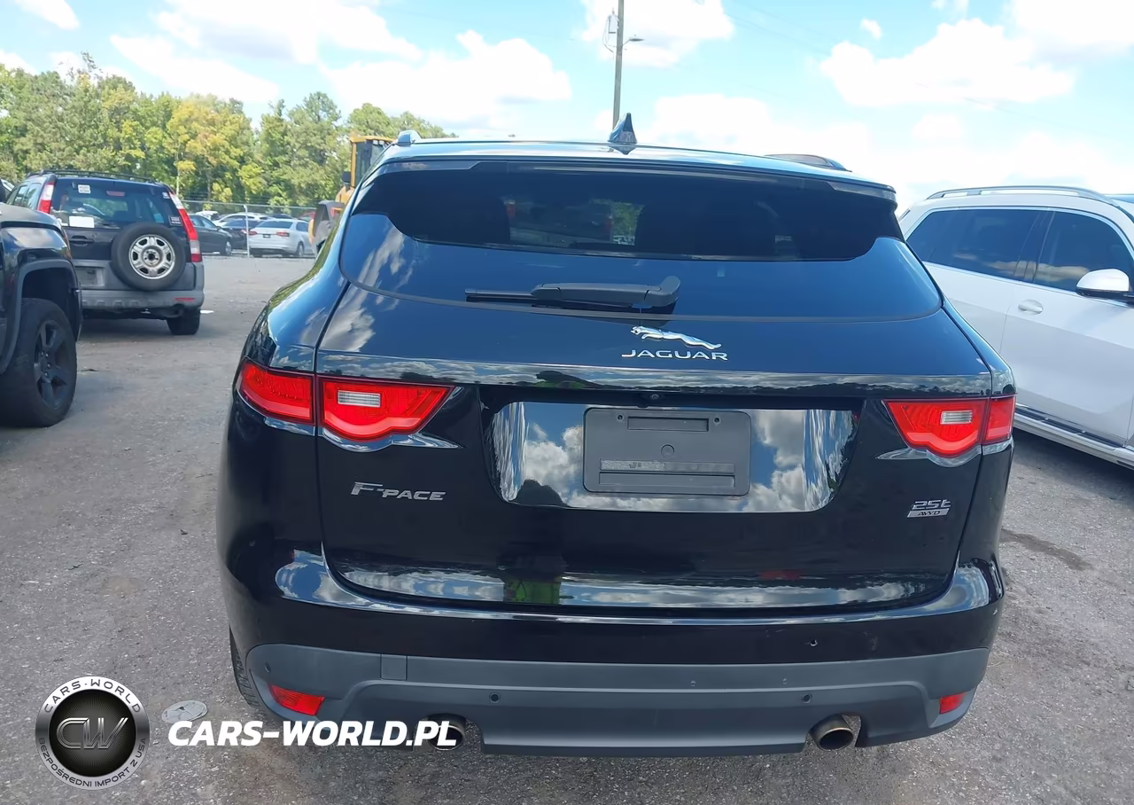 2019 Jaguar F-Pace 25T Premium VIN:SADCJ2FX7KA366842 - 16