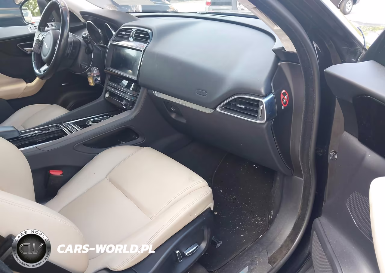 2019 Jaguar F-Pace 25T Premium VIN:SADCJ2FX7KA366842 - 5