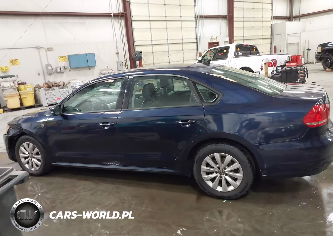 2015 Volkswagen Passat 1.8T Wolfsburg Edition VIN:1VWAT7A35FC062107 - 14