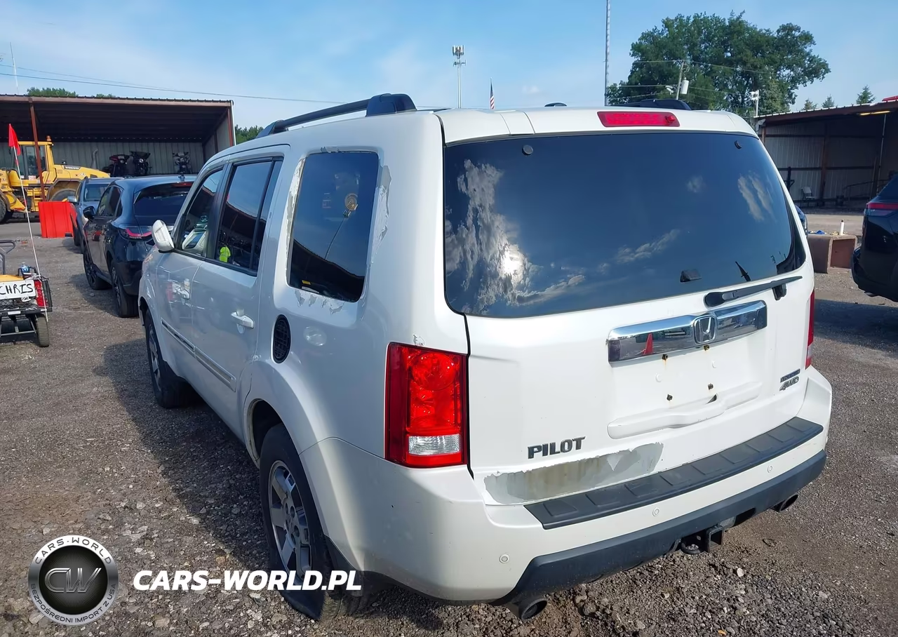 2011 Honda Pilot Touring VIN:5FNYF4H97BB061068 - 3