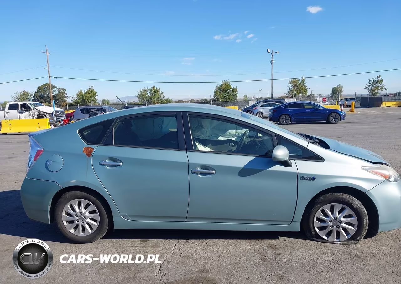 2015 Toyota Prius Plug-In VIN:JTDKN3DP5F3073326 - 13