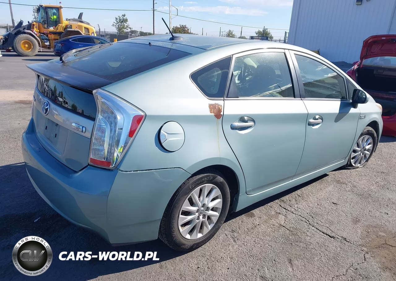 2015 Toyota Prius Plug-In VIN:JTDKN3DP5F3073326 - 4