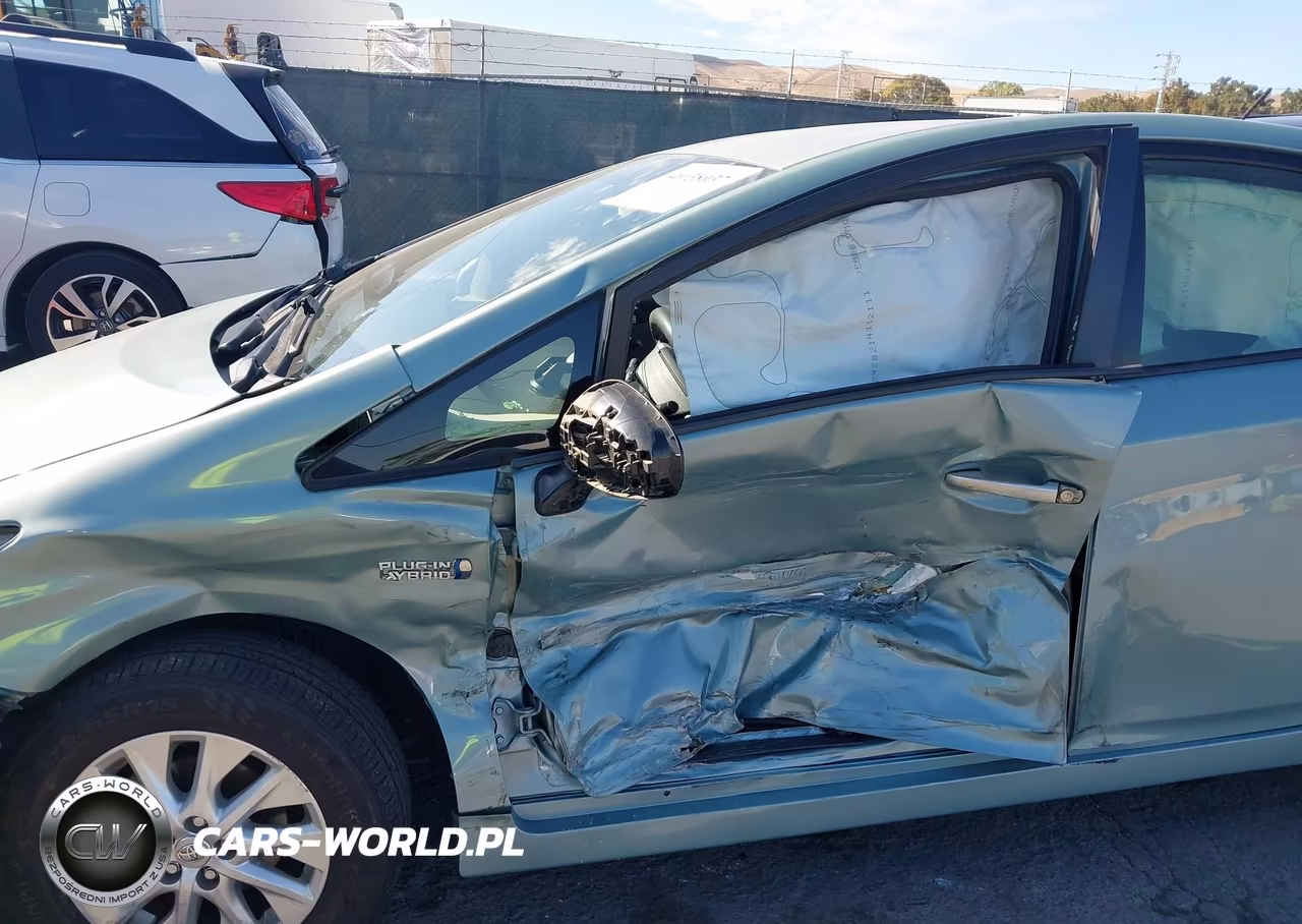2015 Toyota Prius Plug-In VIN:JTDKN3DP5F3073326 - 6