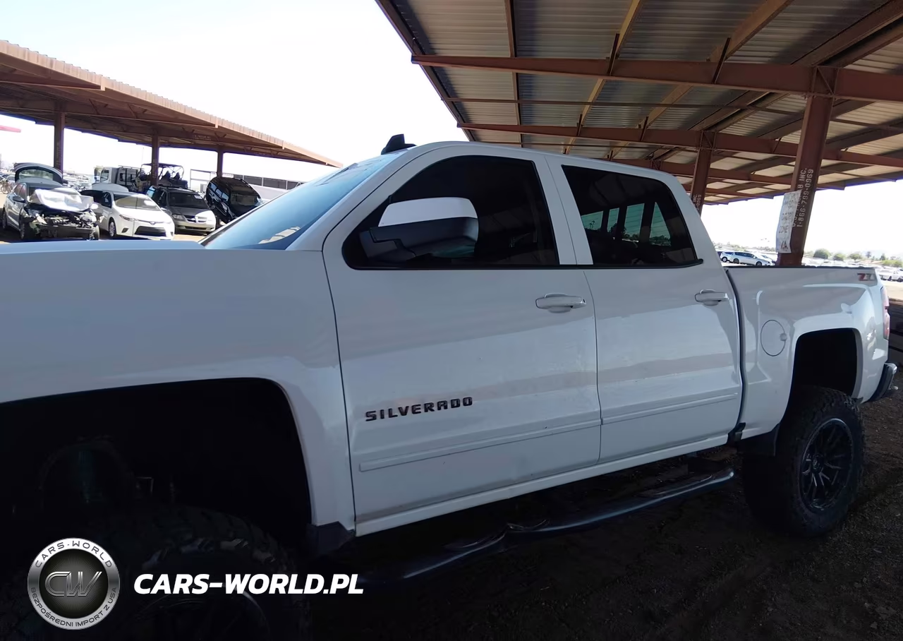 2018 Chevrolet Silverado 1500 2Lt VIN:3GCUKREC1JG350091 - 14