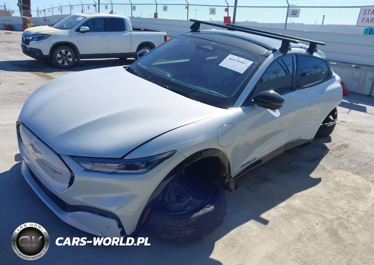 2022 Ford Mustang Mach-E Premium VIN:3FMTK3SU2NMA49600 - 2