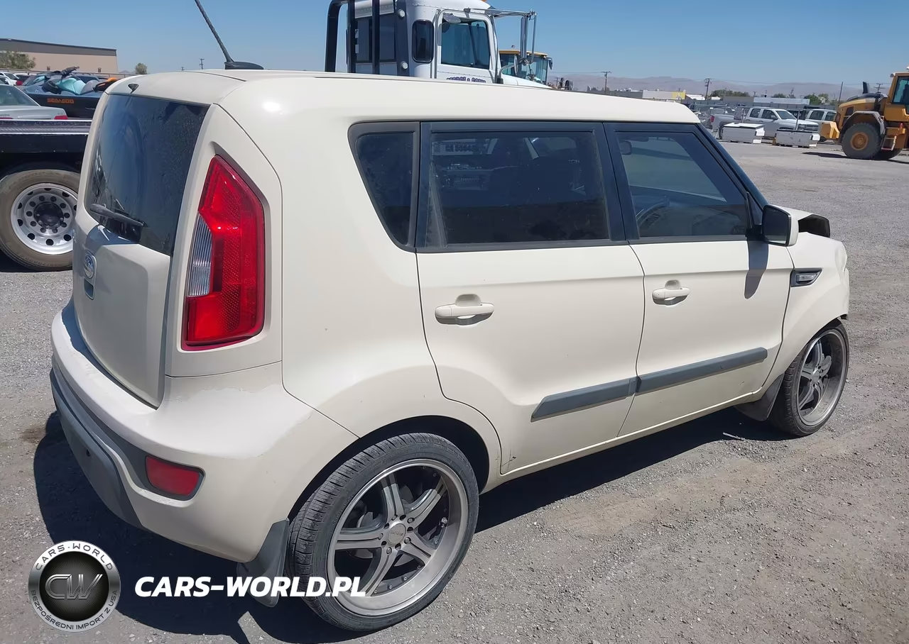 2013 Kia Soul VIN:KNDJT2A51D7517340 - 4