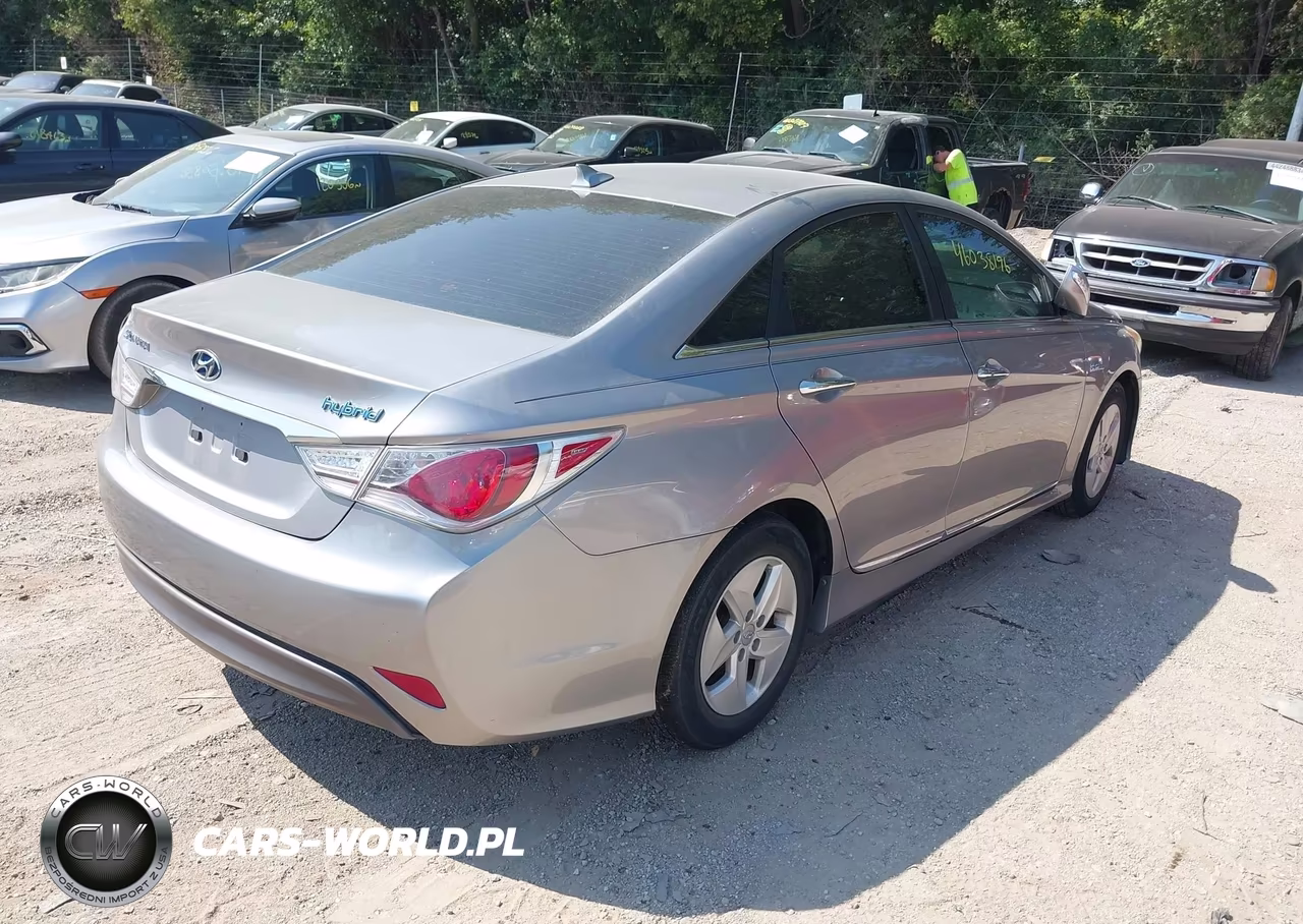 2012 Hyundai Sonata Hybrid VIN:KMHEC4A4XCA048086 - 4