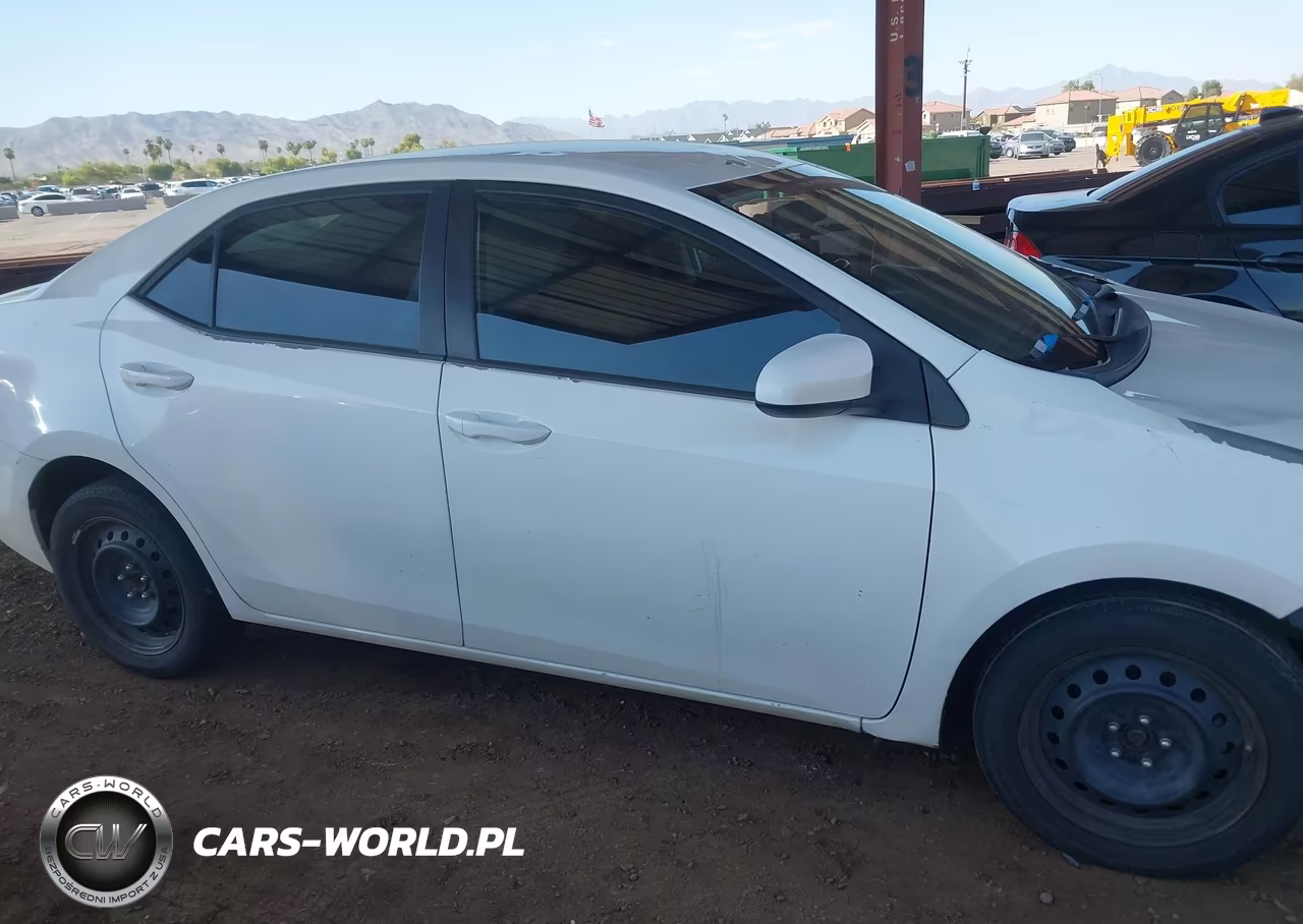 2015 Toyota Corolla Le VIN:5YFBURHE1FP197387 - 14
