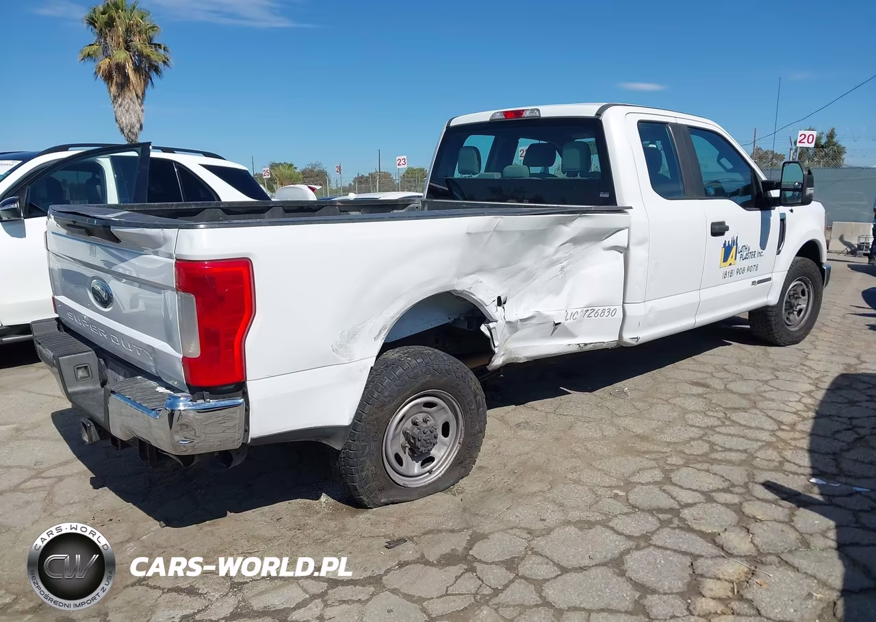 2017 Ford F-250 Xl VIN:1FT7X2AT2HEE83343 - 4