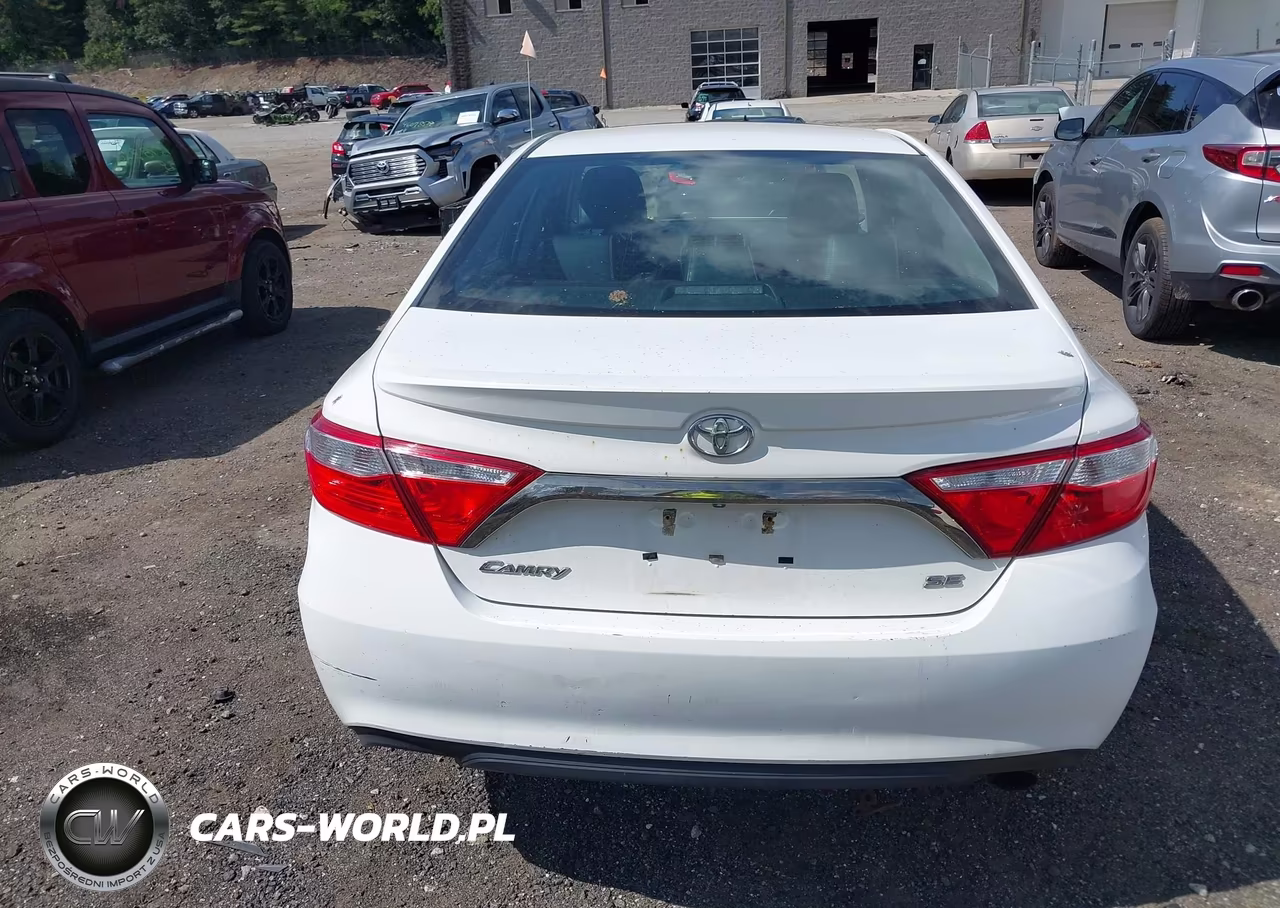2015 Toyota Camry Se VIN:4T1BF1FK3FU922166 - 16