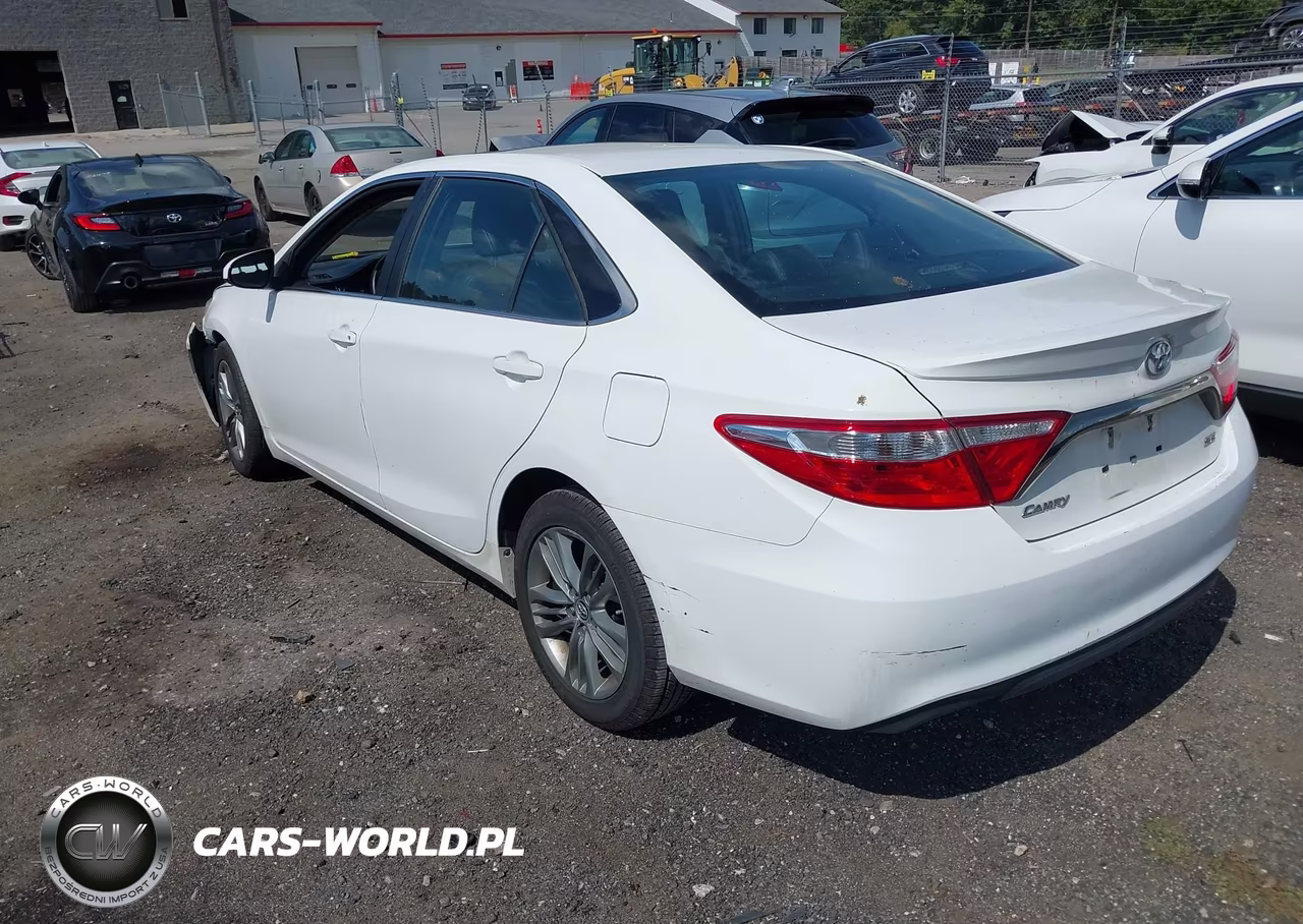 2015 Toyota Camry Se VIN:4T1BF1FK3FU922166 - 3