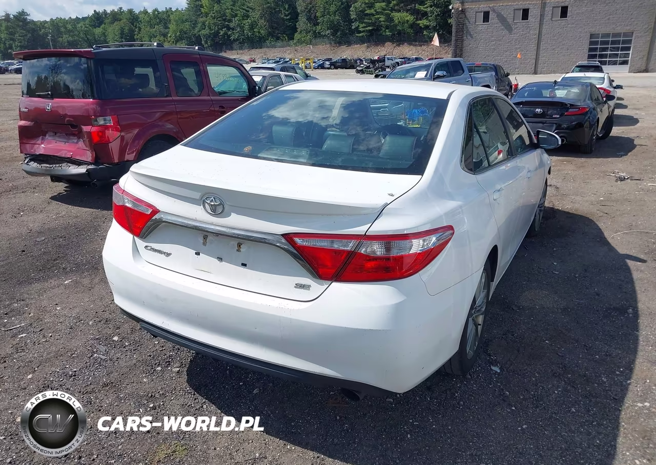 2015 Toyota Camry Se VIN:4T1BF1FK3FU922166 - 4