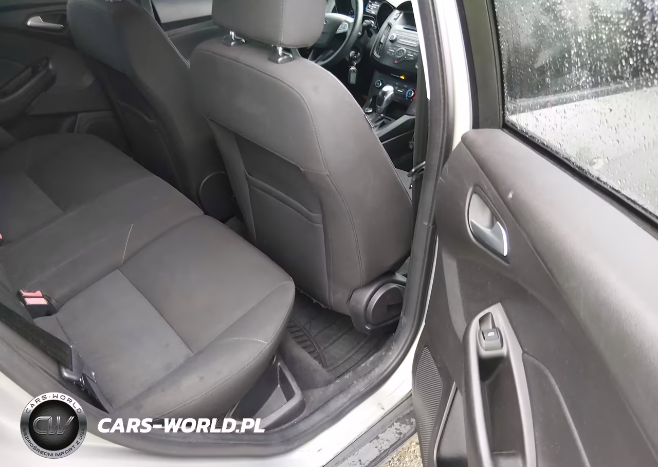 2015 Ford Focus Se VIN:1FADP3K25FL203167 - 8