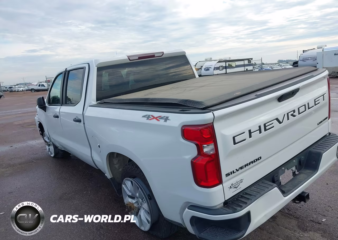 2021 Chevrolet Silverado 1500 4Wd Short Bed Custom VIN:3GCPYBEK2MG341219 - 3