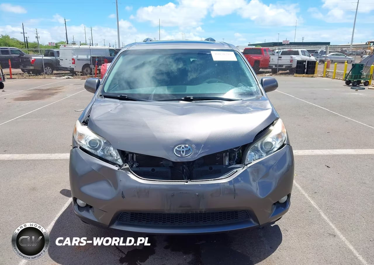 2014 Toyota Sienna Xle V6 7 Passenger Auto Access Seat-Xle V6 8 Passenger VIN:5TDYK3DCXES418413 - 12
