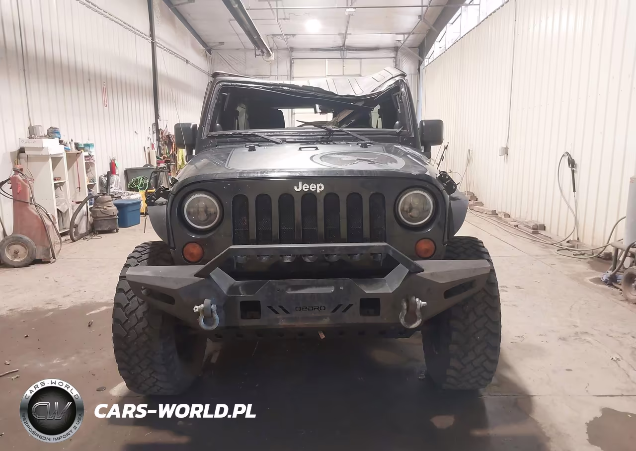 2013 Jeep Wrangler Unlimited Sport VIN:1C4BJWDG5DL632562 - 13